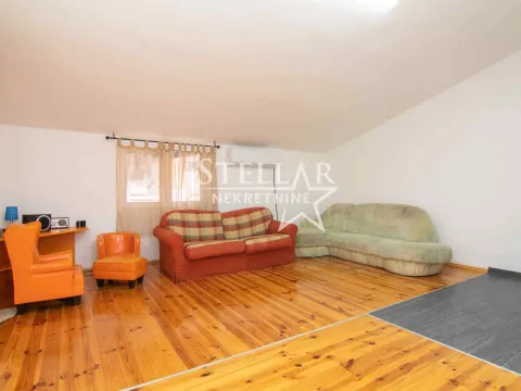 Izdavanje, kuća, 300m², Donji Kokoti, Podgorica - image 19