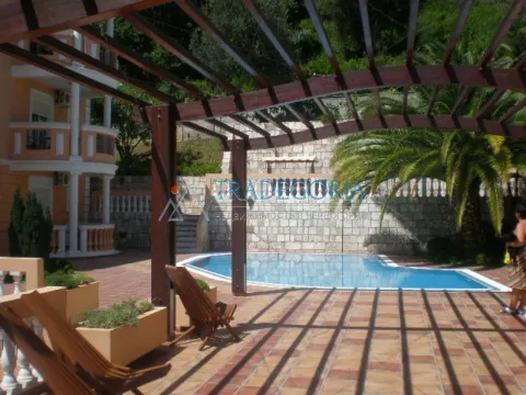 Prodaja, stan, 470m², Petrovac, Budva - image 10