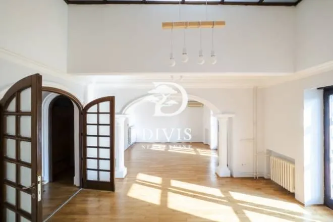 Izdavanje, kuća, 550m², Autokomanda, Voždovac Sve Podlokacije