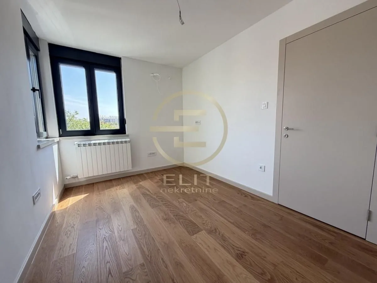 Prodaja, stan, 81m², Salajka, Novi Sad Sve Podlokacije