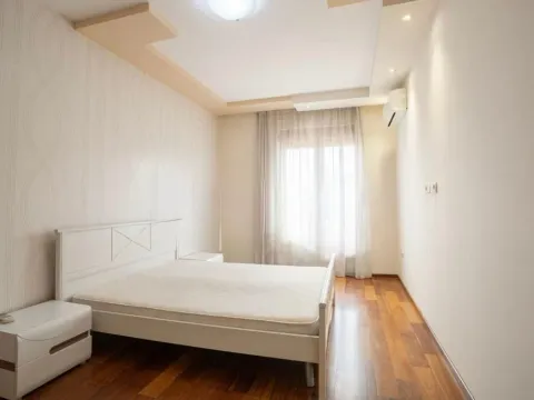 Izdavanje, dvosoban stan, 75m², Donja Gorica, Podgorica - image 5