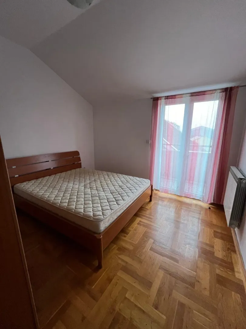Rent, four bedroom apartment, 150m², Stari Aerodrom, Podgorica