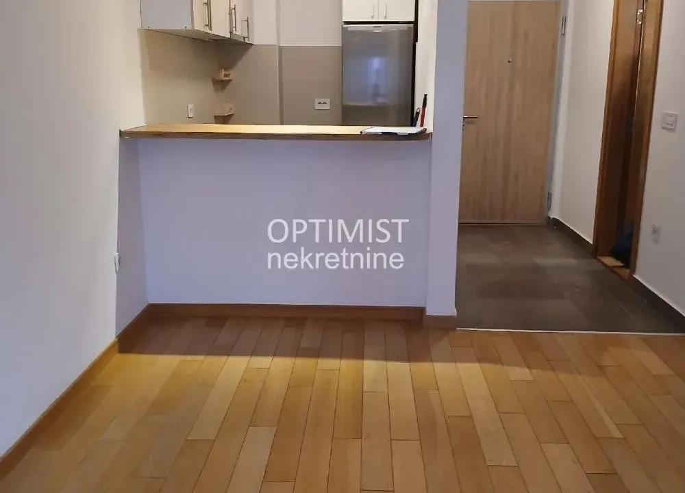 Prodaja, jednosoban stan, 37m², Zemun Sve Podlokacije, Beograd