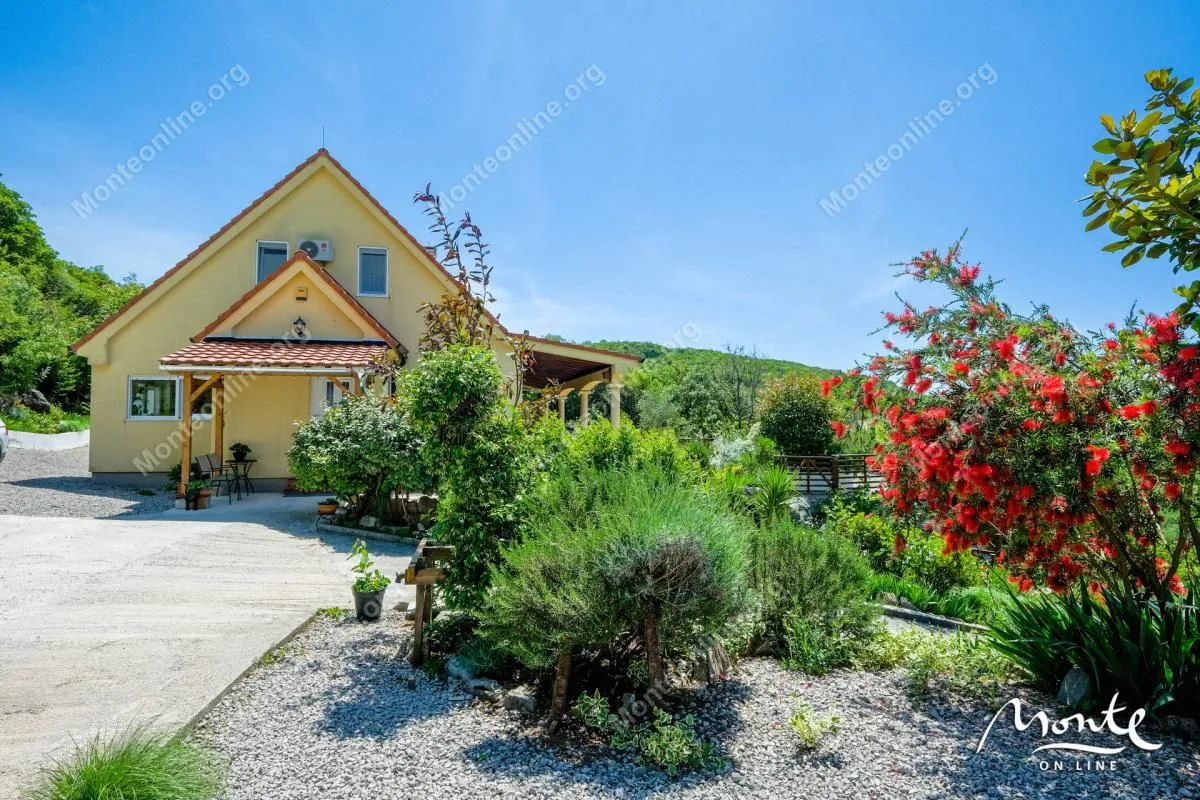 Sale, house, 177m², Krimovica, Kotor
