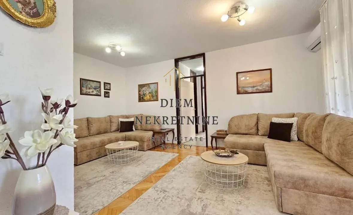 Sale, three bedroom apartment, 84m², Centar, Bar