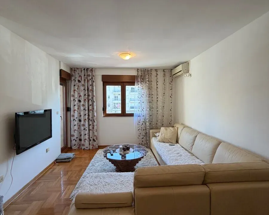 Izdavanje, stan, 64m², Stari Aerodrom, Podgorica