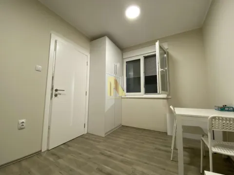 Izdavanje, jednosoban stan, 30m², Centar, Novi Sad - image 2