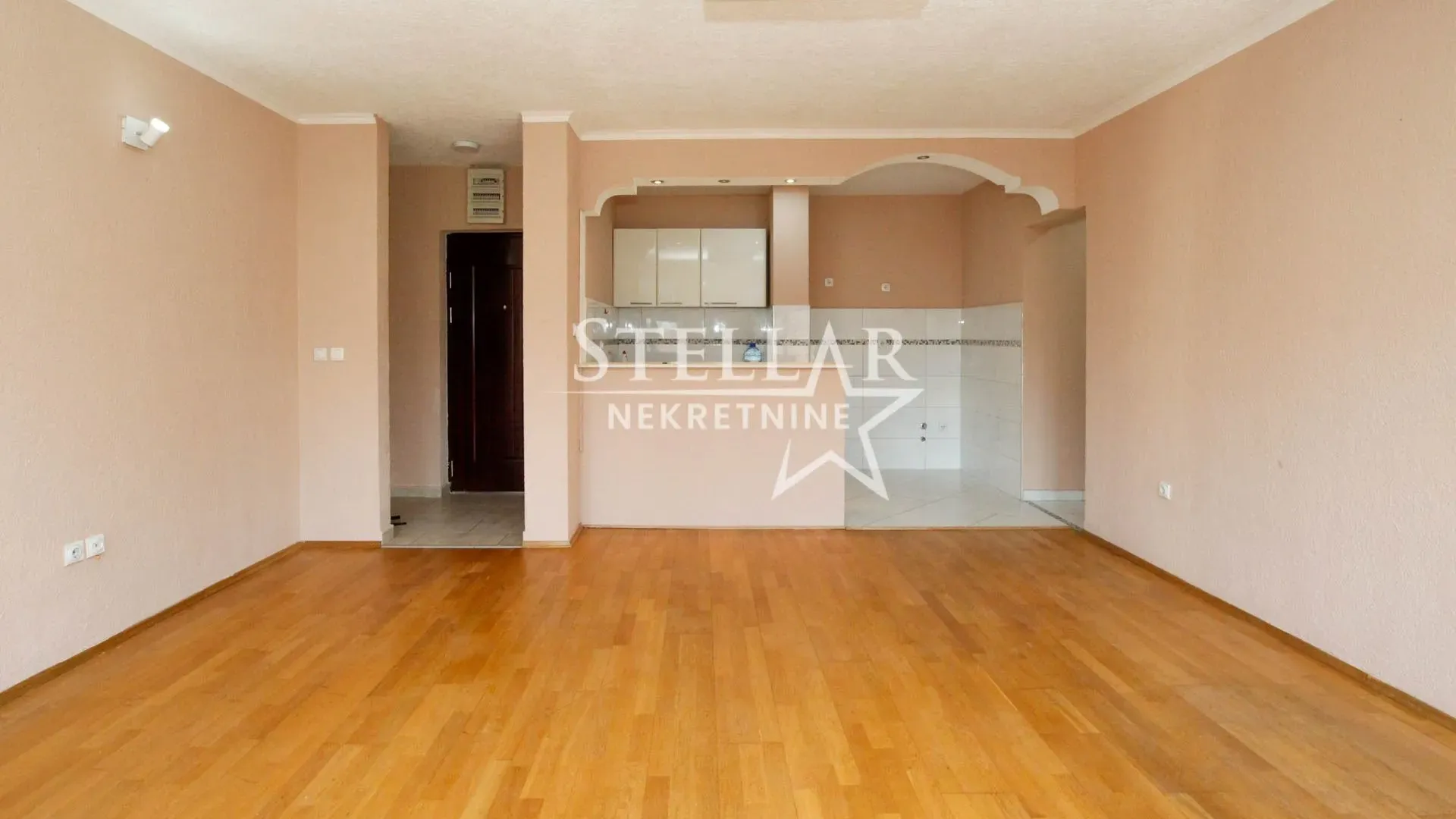 Izdavanje, dvosoban stan, 69m², Ljubović, Podgorica