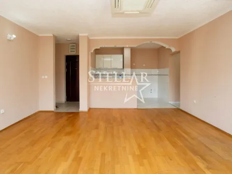 Izdavanje, dvosoban stan, 69m², Ljubović, Podgorica - image 1