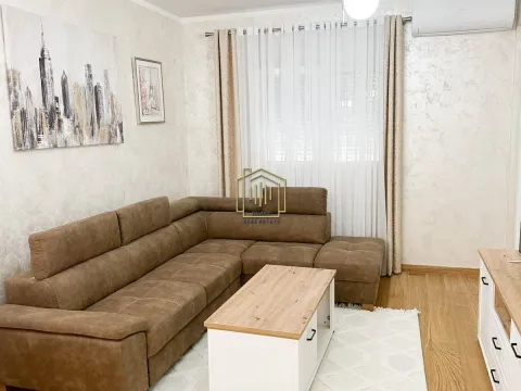 Izdavanje, jednosoban stan, 48m², City Kvart, Podgorica - image 1