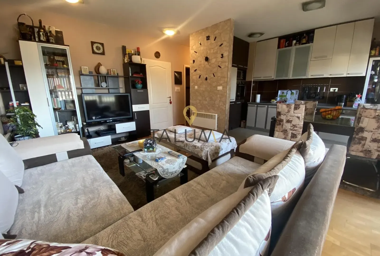 Prodaja, trosoban stan, 101m², Ljubović, Podgorica