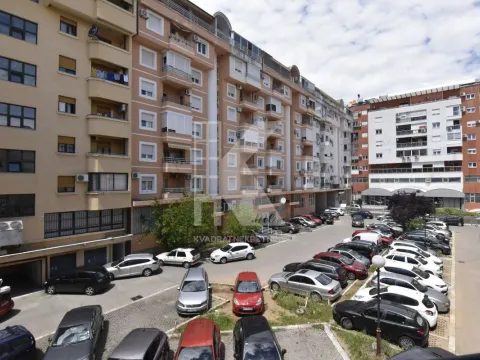 Izdavanje, trosoban stan, 110m², Preko Morače, Podgorica - image 18