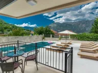 Sale, house, 350m², Stoliv, Kotor - image 4