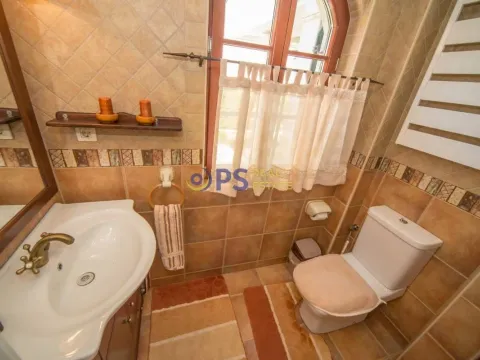 Prodaja, kuća, 169m², Cetinje, Crna Gora - image 12