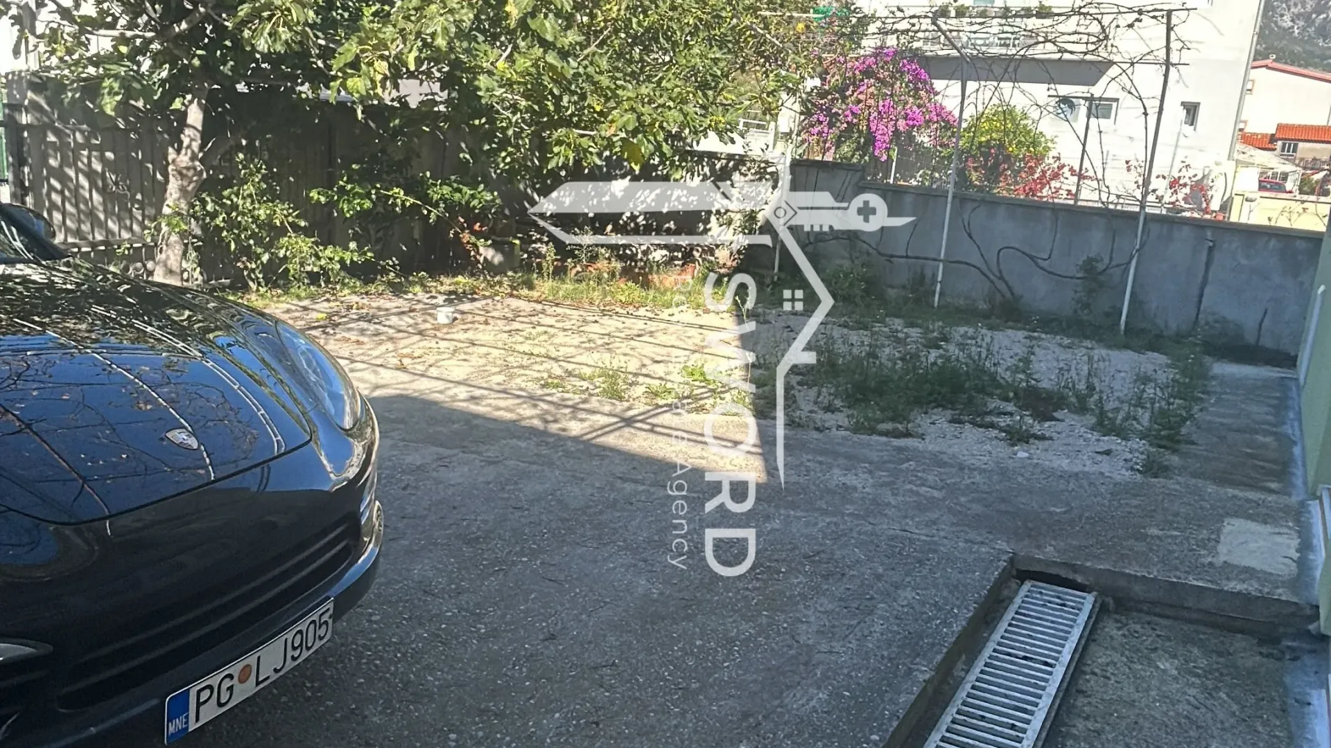 Sale, house, 360m², Šušanj, Bar