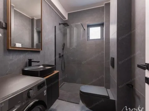 Sale, three bedroom apartment, 204m², Dobrota, Kotor - image 12