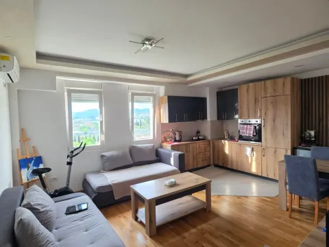 Izdavanje, dvosoban stan, 60m², Zabjelo, Podgorica - image 1