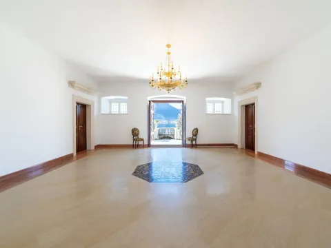 Sale, house, 1100m², Dobrota, Kotor - image 2