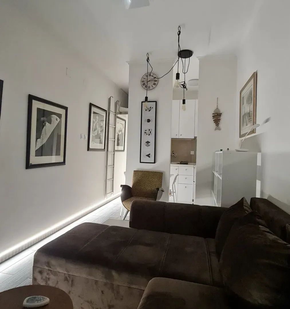 Izdavanje, jednosoban stan, 23m², Đenovići, Herceg Novi