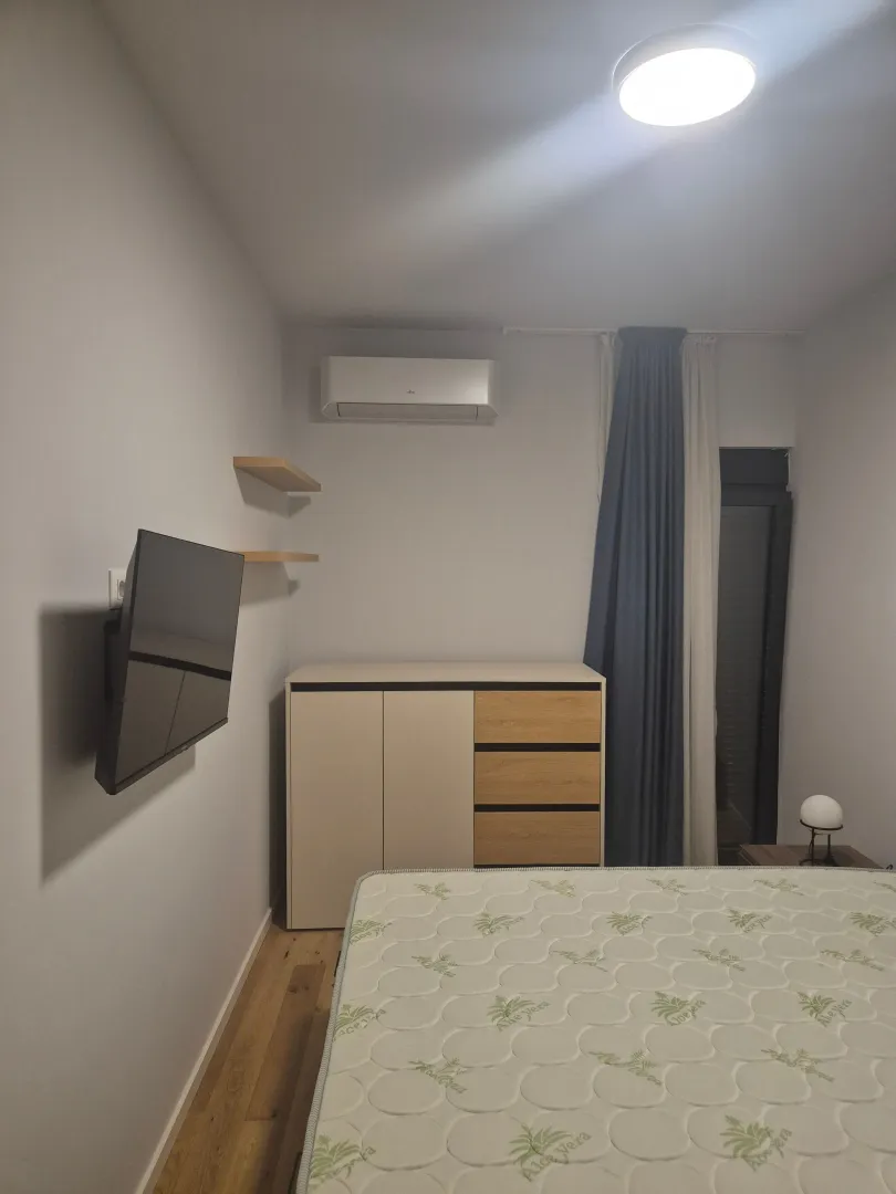 Izdavanje, trosoban stan, 101m², Vezirov Most, Podgorica