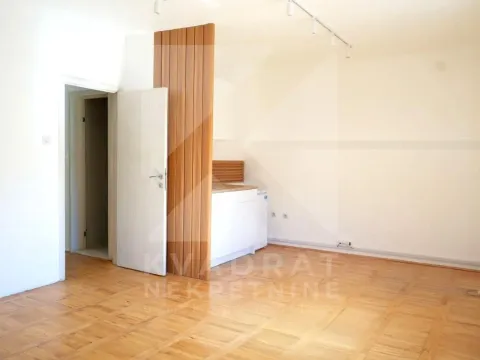 Rent, office space, 164m², Centar, Podgorica - image 6