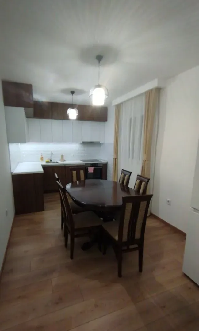 Izdavanje, trosoban stan, 100m², Zagorič, Podgorica