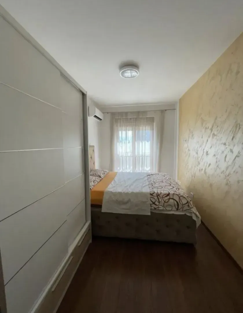 Izdavanje, dvosoban stan, 69m², Master Kvart, Podgorica