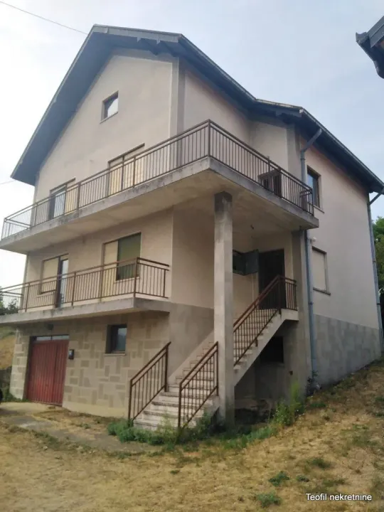Prodaja, kuća, 350m², Sremčica, Beograd