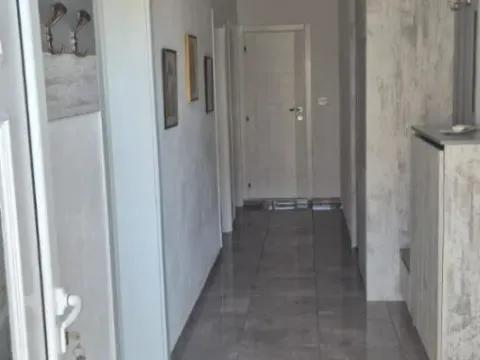 Rent, three bedroom apartment, 120m², Šušanj, Bar - image 9