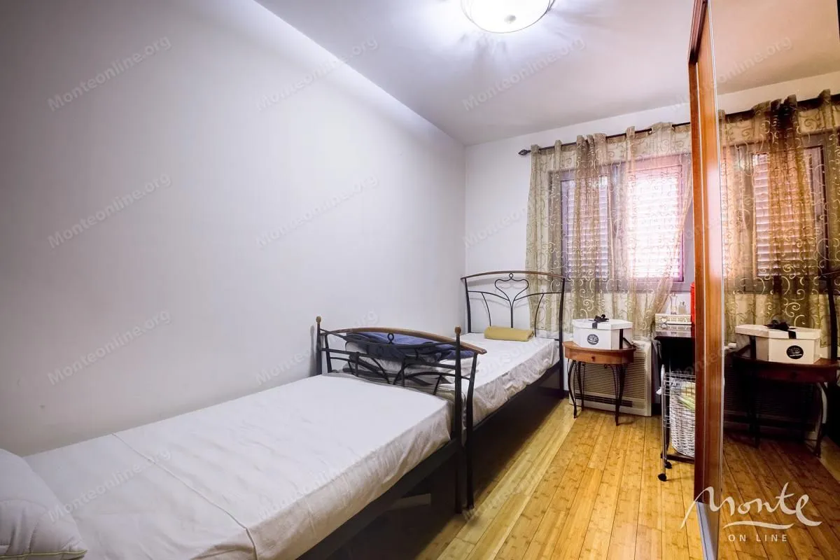 Sale, two bedroom apartment, 80m², Maine, Budva