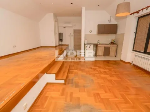 Izdavanje, poslovni prostor, 45m², Čukarica, Beograd - image 4