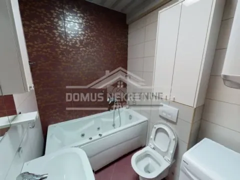 Prodaja, jednosoban stan, 47m², Krivi Most, Podgorica - image 9