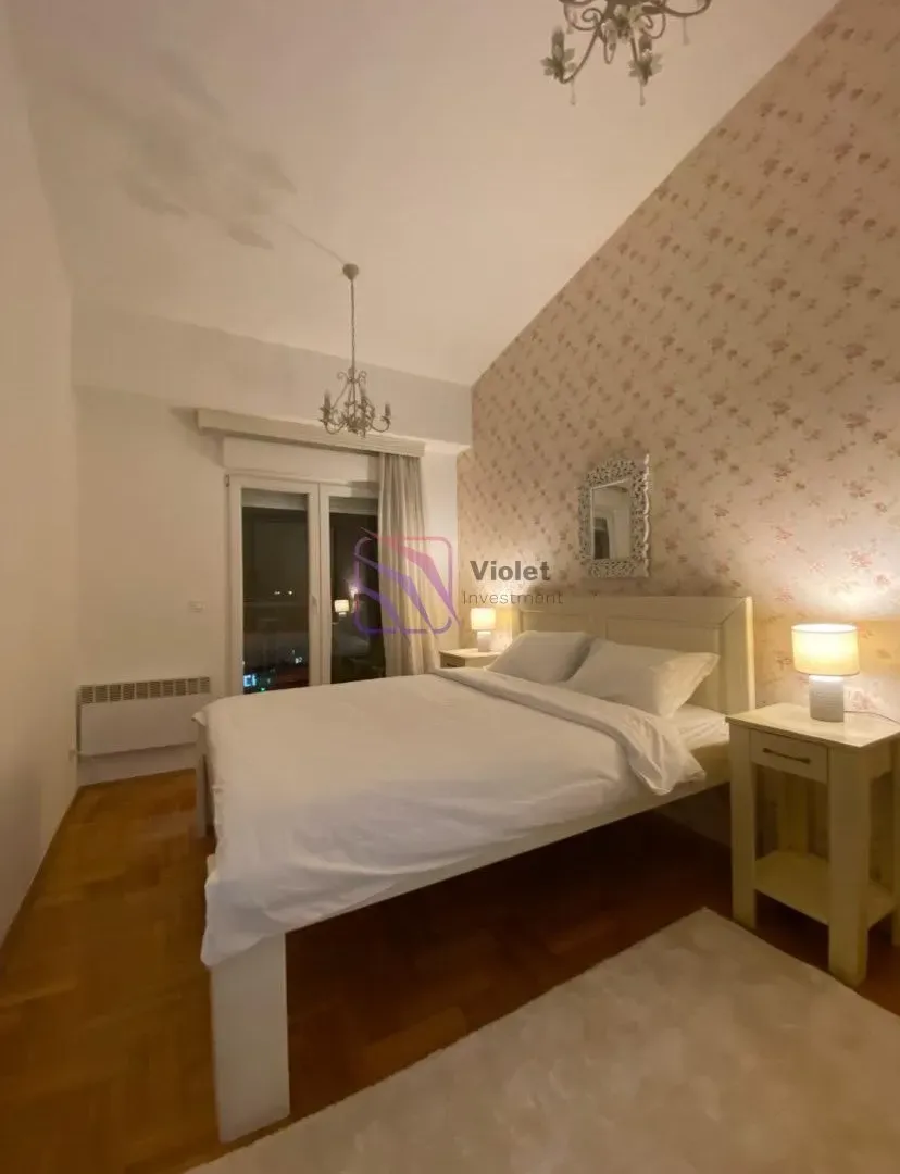 Izdavanje, jednosoban stan, 52m², City Kvart, Podgorica