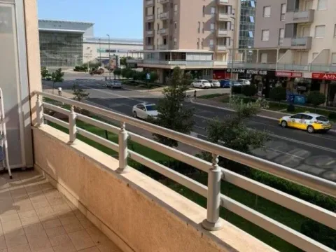 Izdavanje, jednosoban stan, 50m², City Kvart, Podgorica - image 7