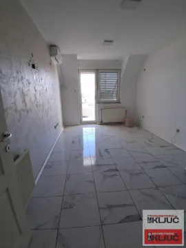 Izdavanje, četvorosoban stan, 94m², Nova Detelinara, Novi Sad Sve Podlokacije - image 2