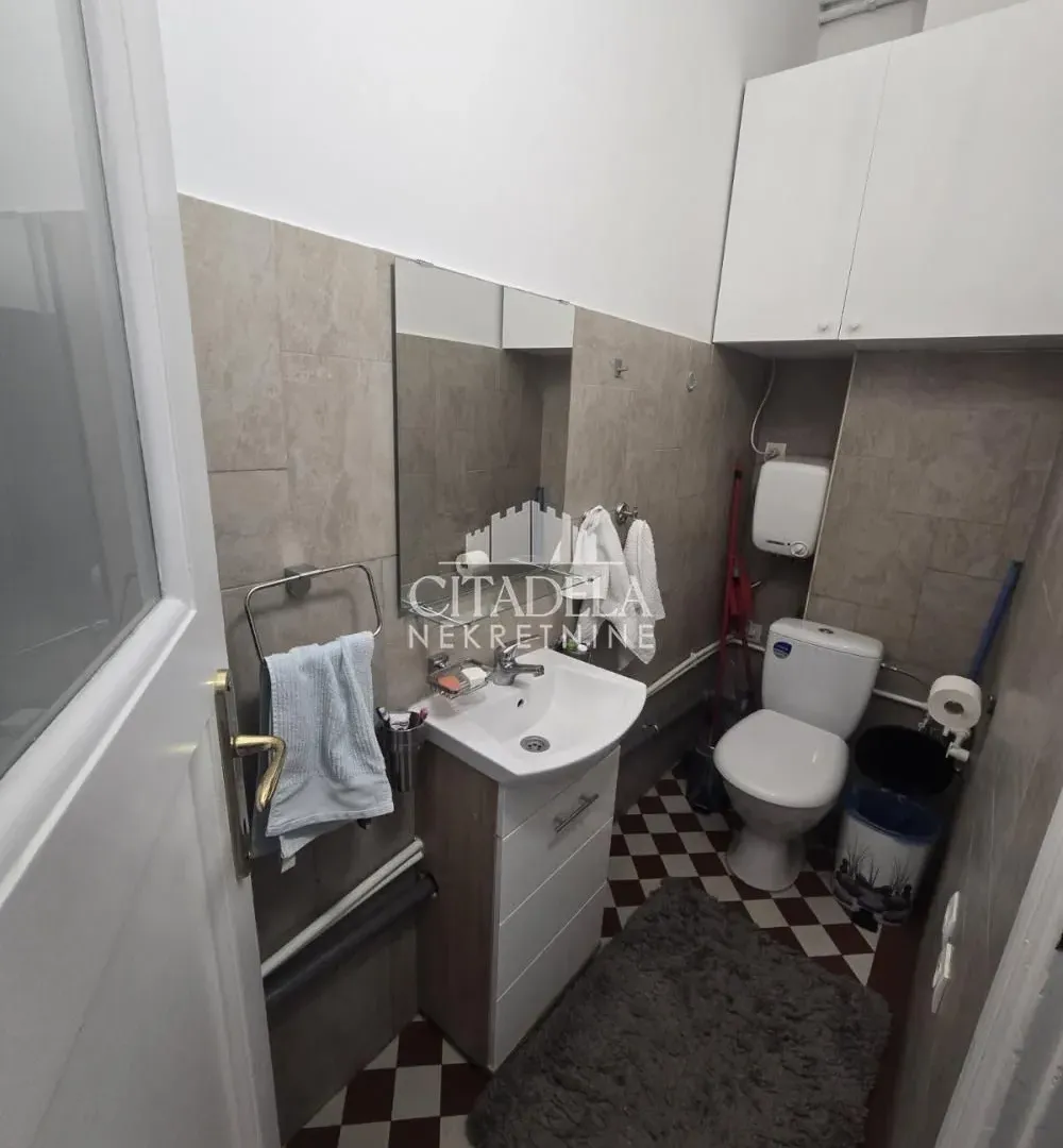 Rent, four bedroom apartment, 131m², Stari Grad, Beograd