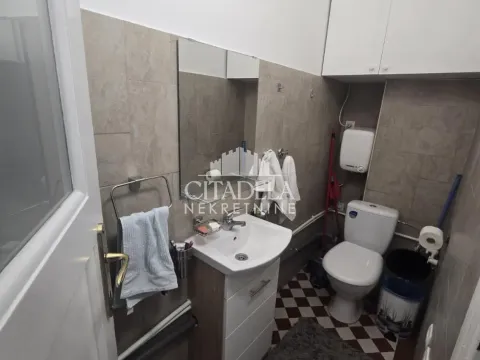 Izdavanje, četvorosoban stan, 131m², Stari Grad, Beograd - image 14