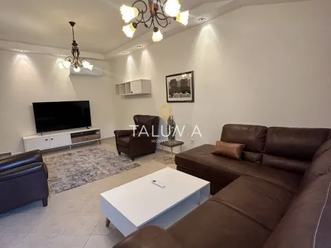 Izdavanje, trosoban stan, 114m², Momišići, Podgorica - image 1