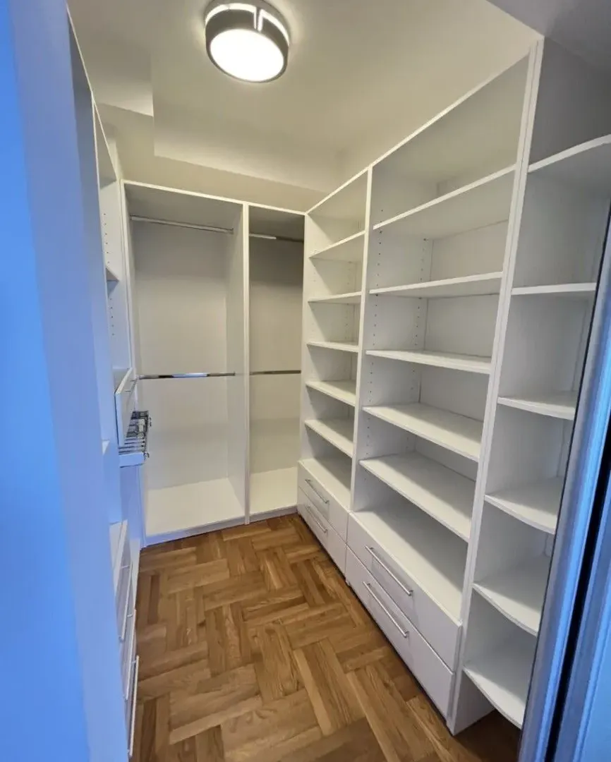 Izdavanje, dvosoban stan, 71m², Stari Aerodrom, Podgorica