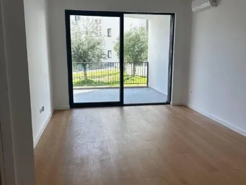 Sale, one bedroom apartment, 59m², Bečići, Budva - image 5