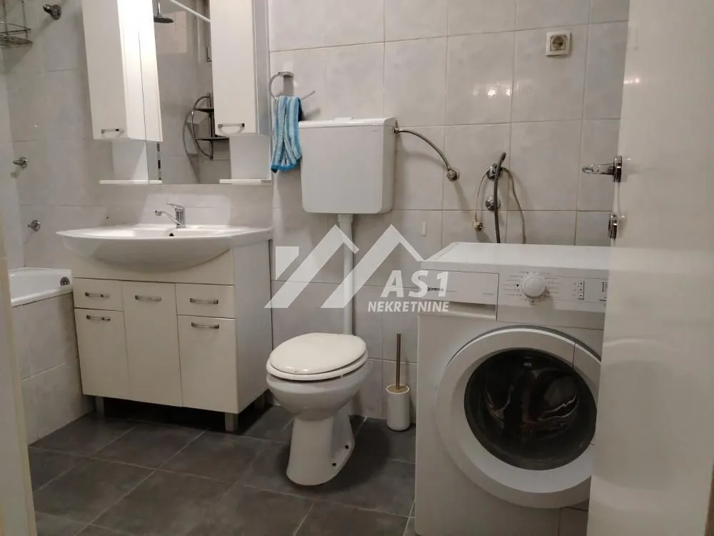 Prodaja, trosoban stan, 68m², Detelinara, Novi Sad Sve Podlokacije