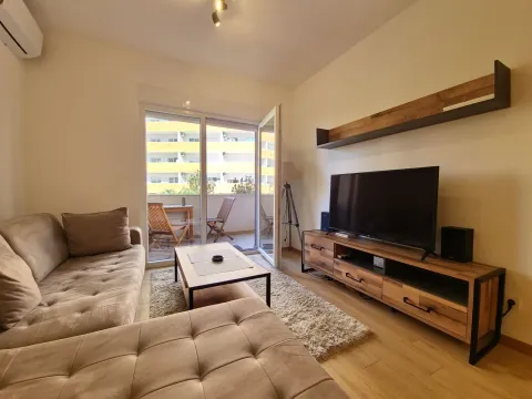 Rent, two bedroom apartment, 64m², Budva, Crna Gora - image 1