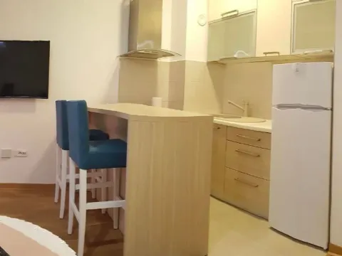 Izdavanje, garsonjera, 30m², City Kvart, Podgorica - image 3