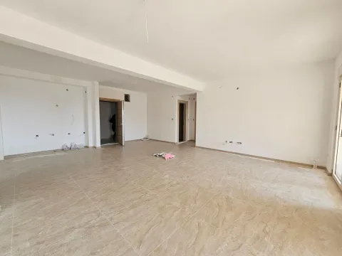 Sale, three bedroom apartment, 132m², Bečići, Budva - image 1