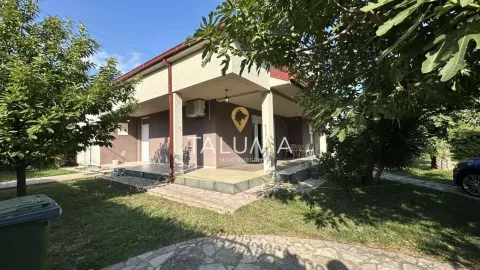 Prodaja, kuća, 200m², Tološi, Podgorica - image 3