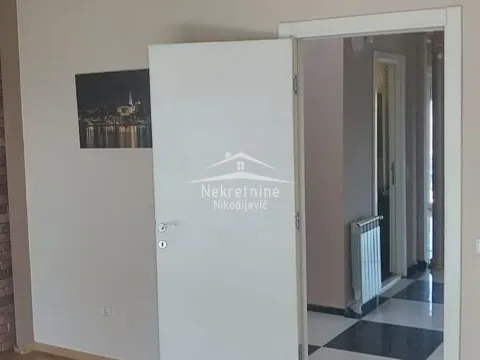 Izdavanje, stan, 310m², Savski Venac, Beograd - image 15