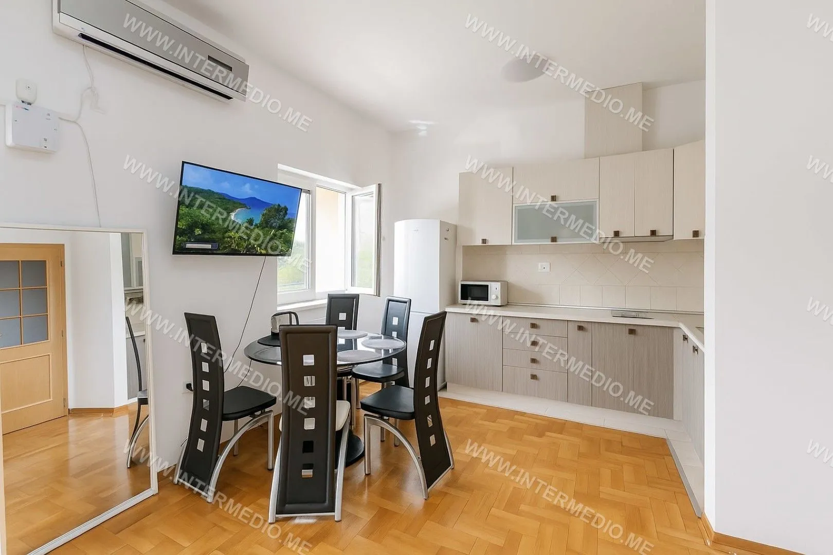 Prodaja, dvosoban stan, 68m², Đenovići, Herceg Novi