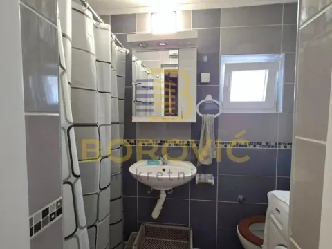 Rent, four bedroom apartment, 72m², Senjak, Beograd - image 4
