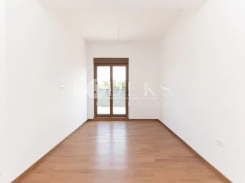 Rent, four bedroom apartment, 221m², Vezirov Most, Podgorica - image 6