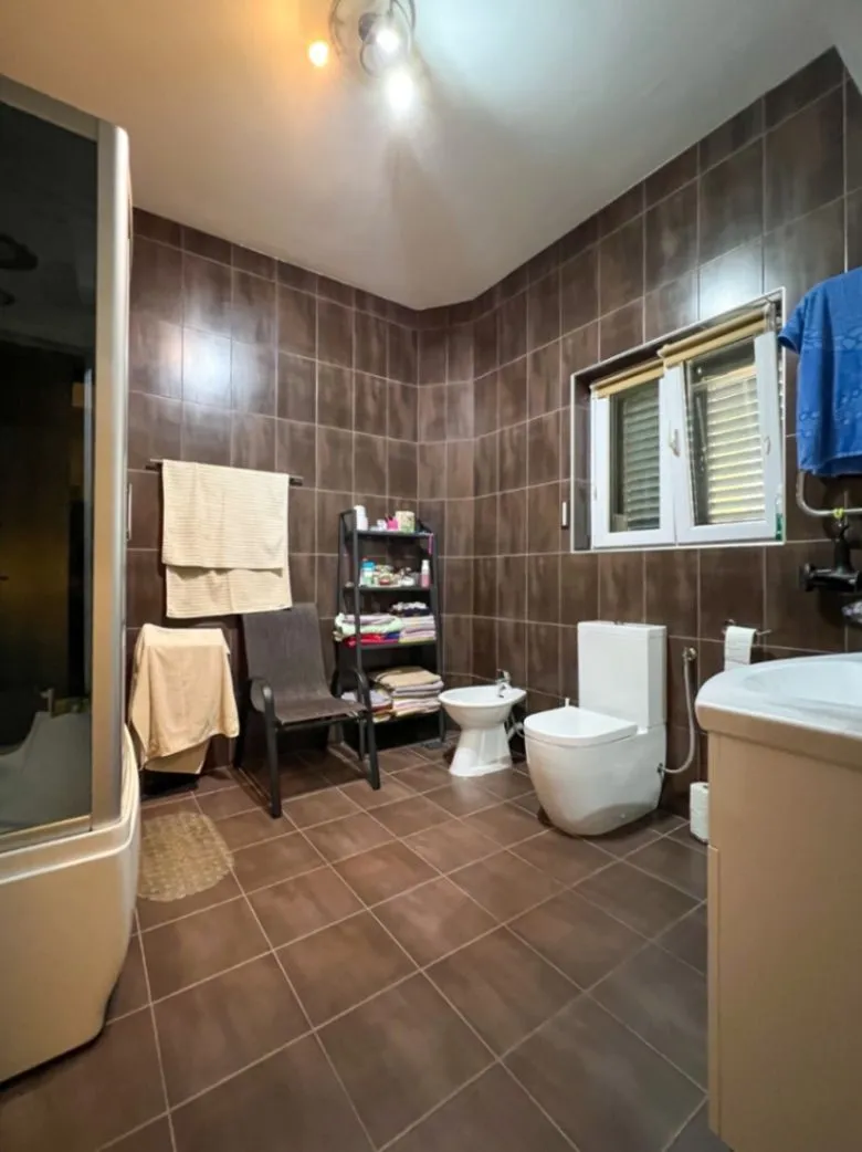 Prodaja, trosoban stan, 115m², Đenovići, Herceg Novi